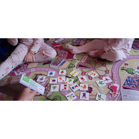 Chalk and Chuckles Joc - Petrecere in pijama