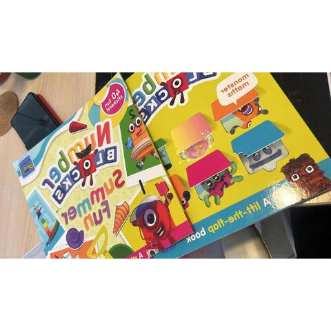 Carticica cu abtibilduri Numberblocks - Summer Fun