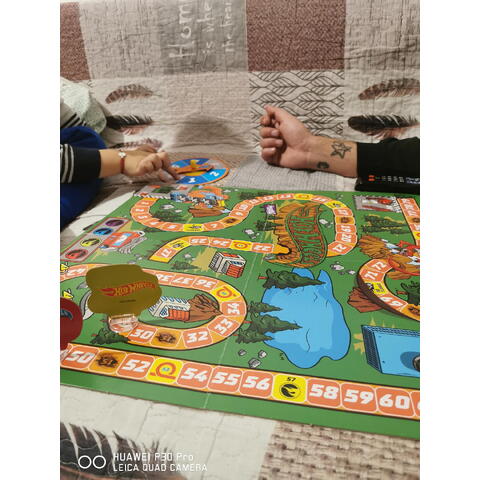 LISCIANI Joc Masinute in cursa - Hot Wheels