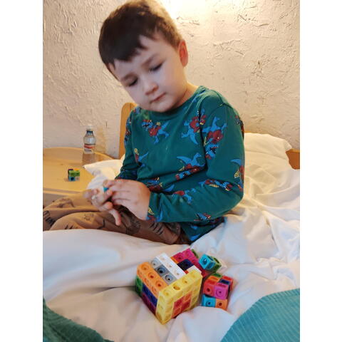 Learning Resources MathLink®Cubes Numberblocks in romana - Set de activitati de la 1 - 10