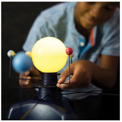 Educational Insights Sistem solar motorizat - Lb. Engleza