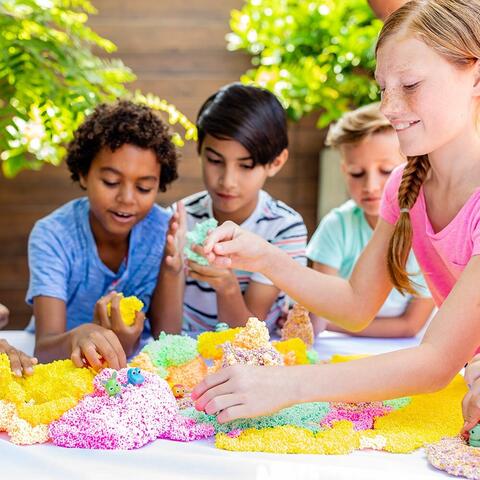 Educational Insights Spuma de modelat cu surpriza Playfoam™