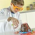 Learning Resources Monstruletii din laborator – Vulcanul cu lava
