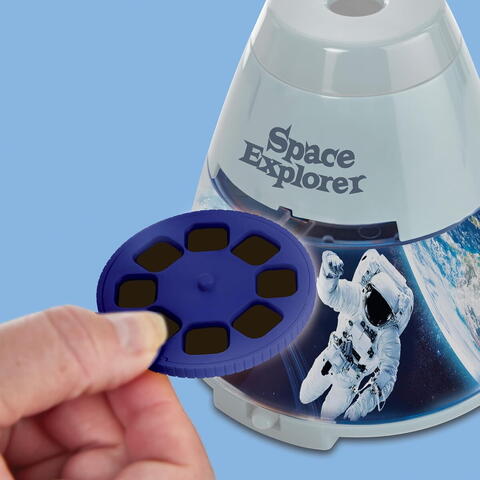 Brainstorm Proiector spatiul cosmic