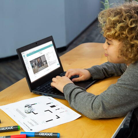 Ozobot Robot Bit + Kitul clasei Lite (12 bucati)