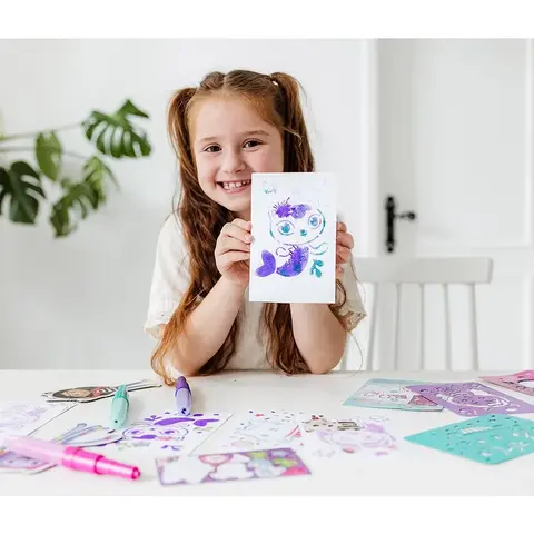Totum Set 2 in 1 Gabby's Dollhouse -  Bratari cu pandantive & carioci de suflat