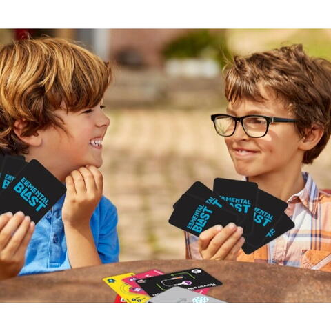 Chalk and Chuckles Jocul reactiilor chimice