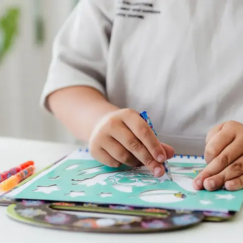 Totum Carte de activitati & pixuri - Stitch