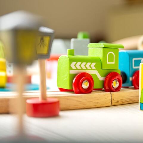 BIGJIGS Toys Circuit auto si feroviar (91 piese)